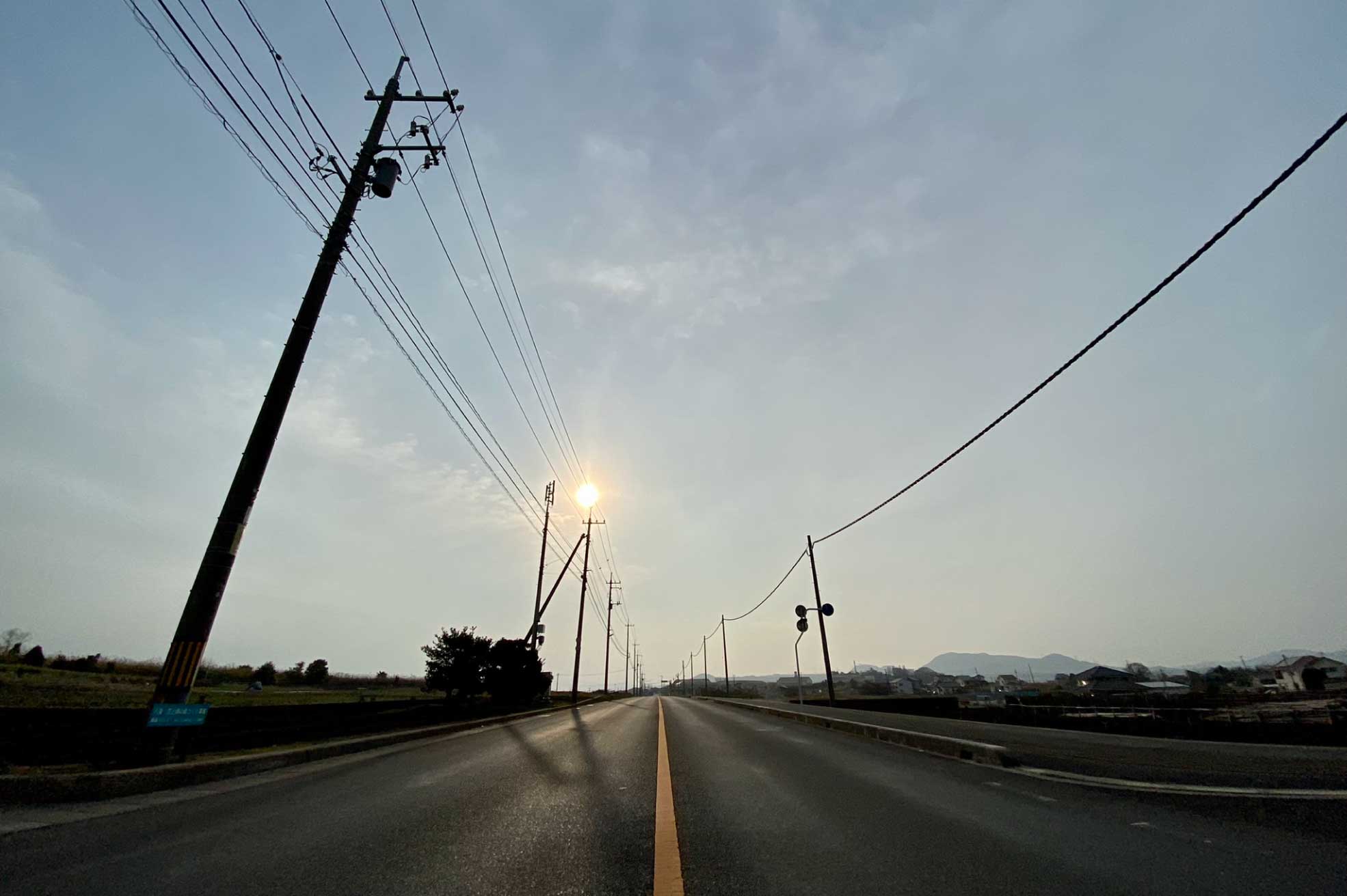 島根県松江市のほっこりする風景その2_大根島の一本道
