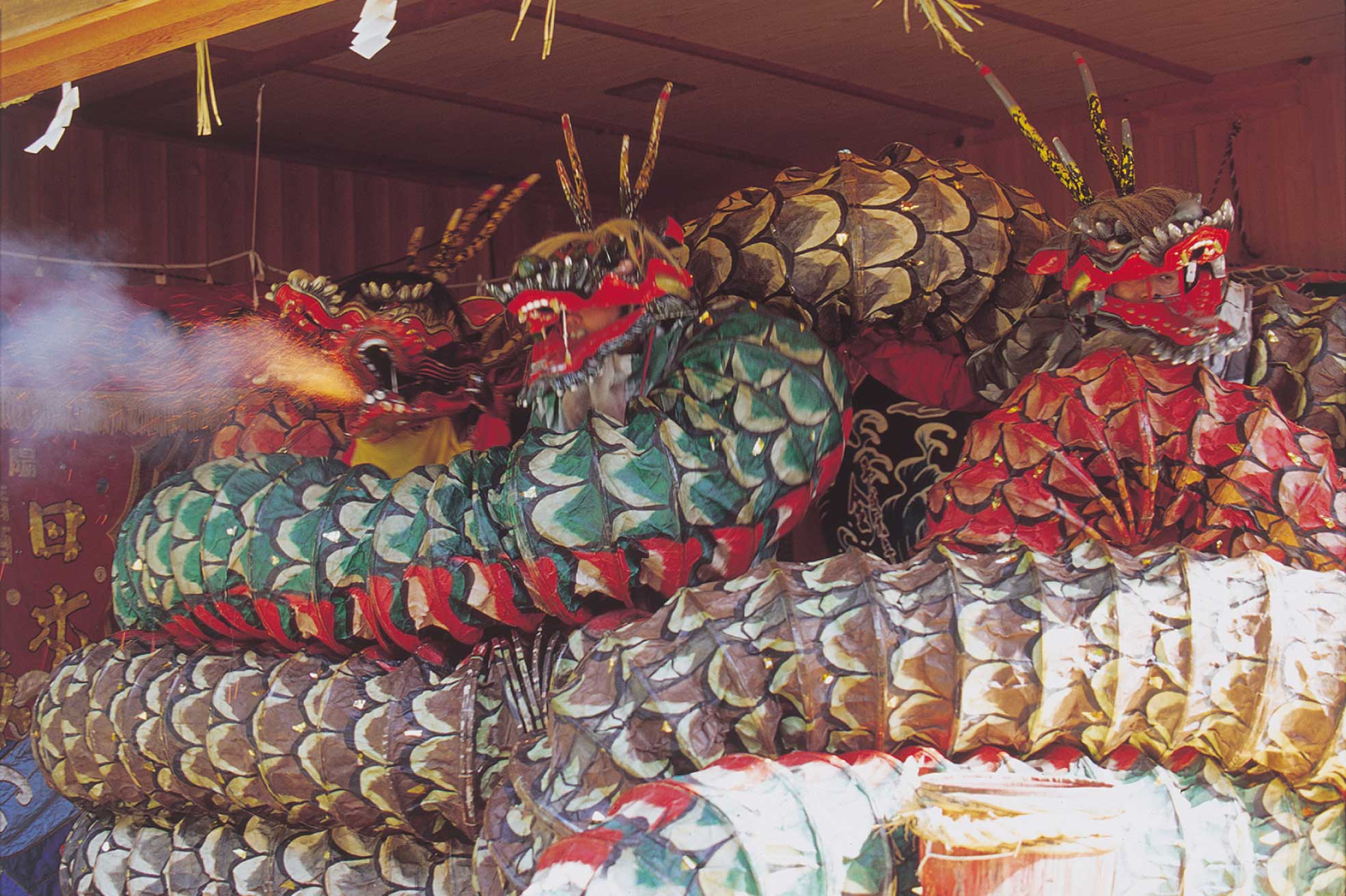 島根県浜田市で行われる伝統芸能・石見神楽の様子
