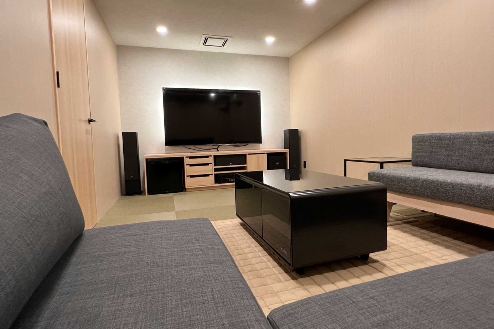 松江市にある「FUMAI sauna」のVIPルーム「蘭室(らんしつ)」