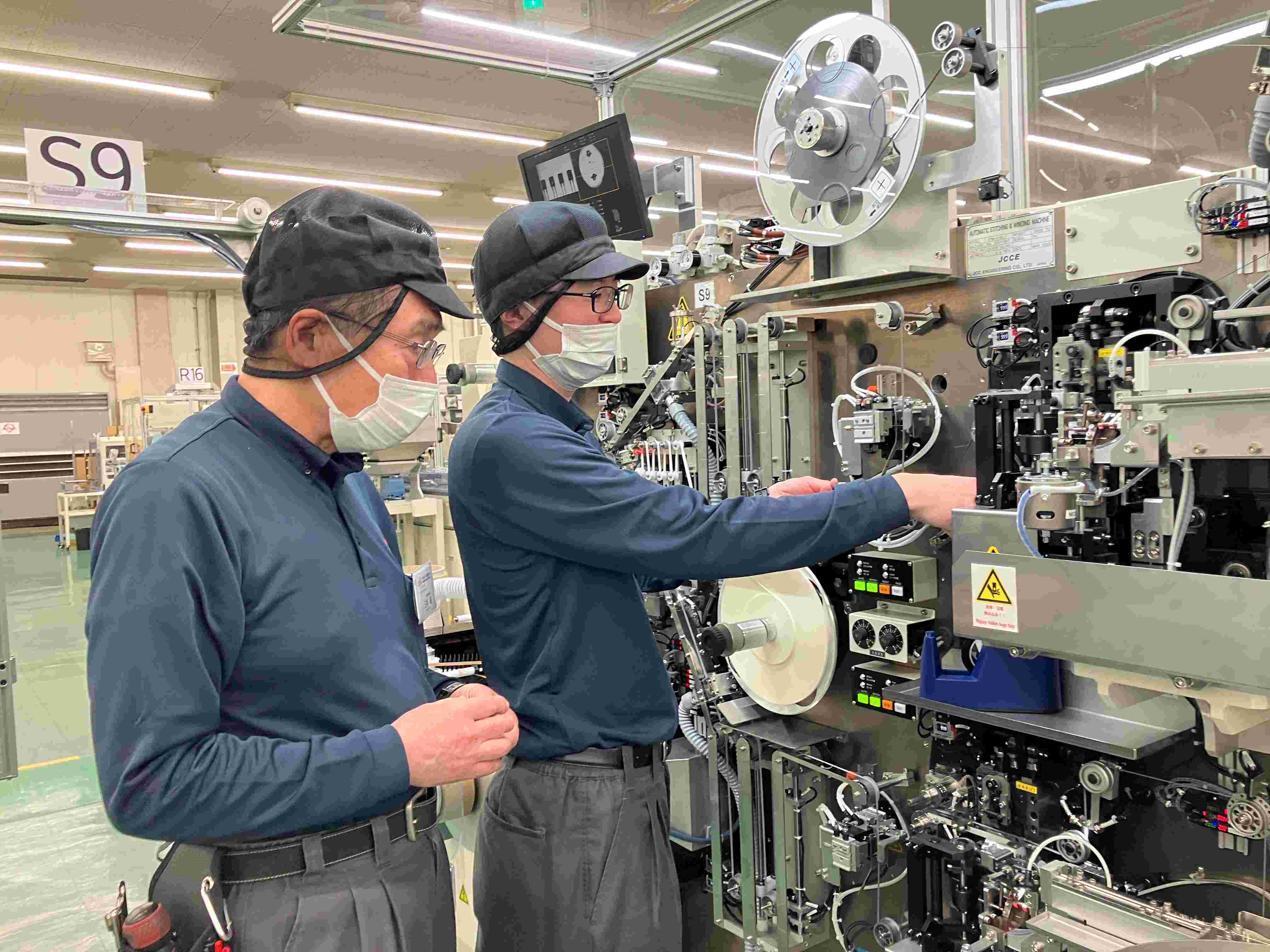 導電性高分子ハイブリッドアルミ電解コンデンサ