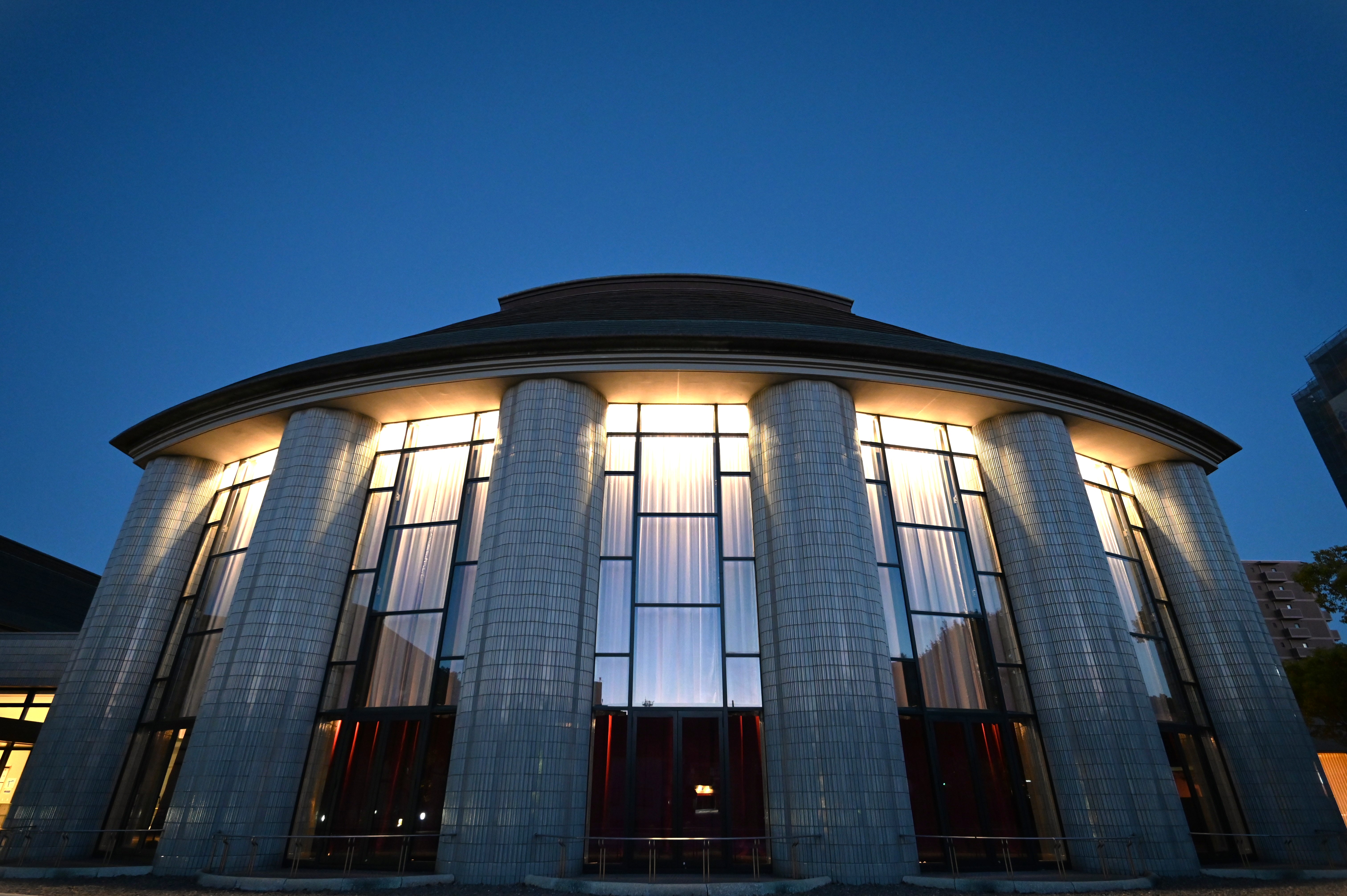 プラバホール（夜景)