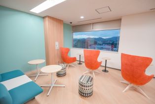 オシャレで落ち着いた休憩室あり♪