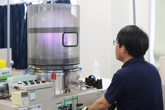 プラズマ照射テストの様子