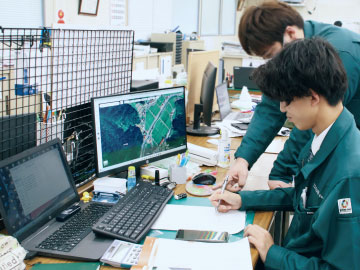 若手先輩社員が優しくアドバイス!