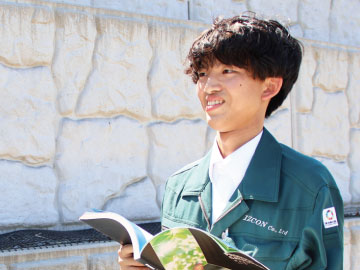 1年目の先輩社員も活躍中!