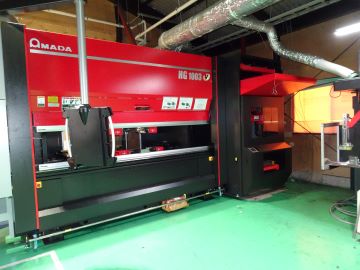 曲げ加工機（ﾌﾟﾚｽﾌﾞﾚｰｷ 金型自動交換）