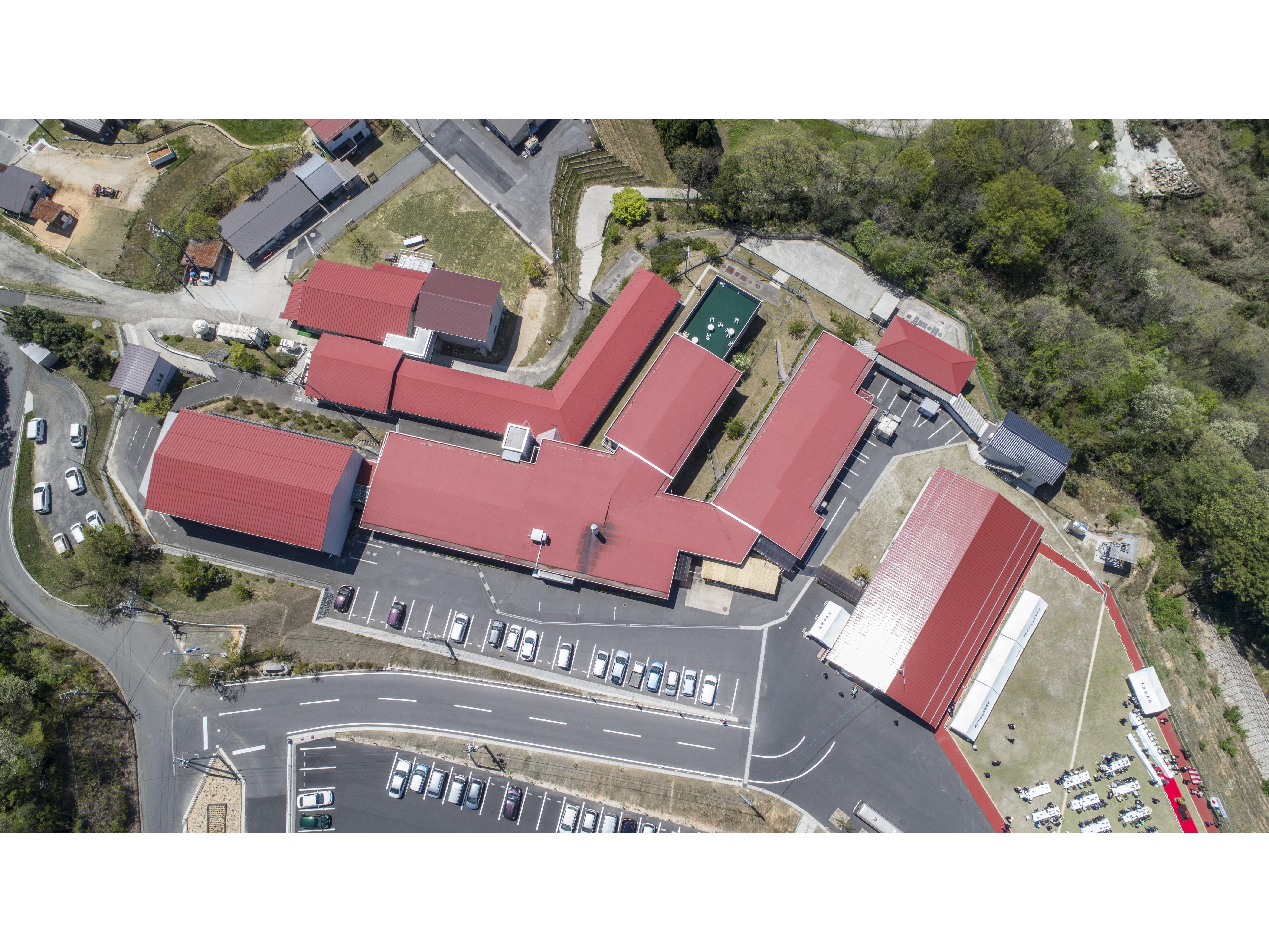 開設30周年を記念してドローンで撮影した施設全景