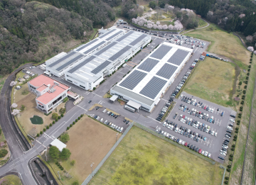 緑に囲まれた工場です（ホシザキ島根本社工場）