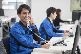 デスクワークと外出仕事のバランスが魅力！