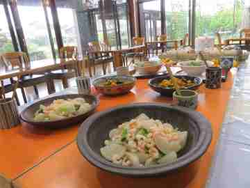 日本で初めて３食バイキング食にした高齢者施設です♪