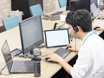 働き方はデスクワーク中心。在宅勤務もOK