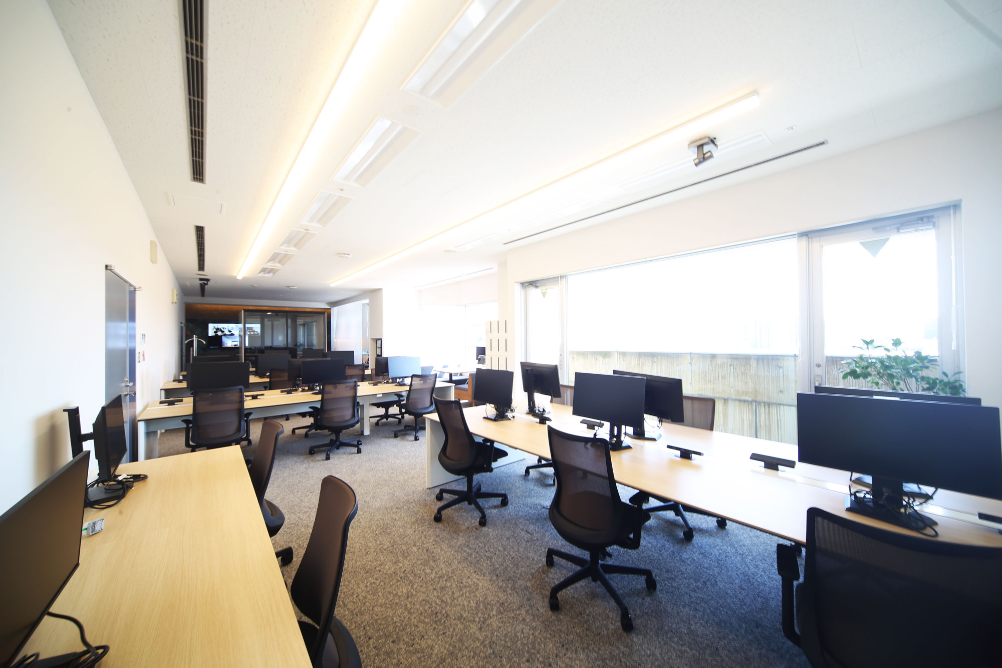 オフィス内観