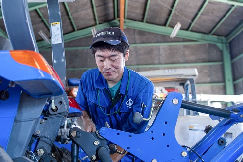 農作業に欠かせない農業機械を扱う仕事です