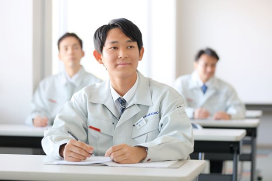 新入社員研修（学科の受講中）