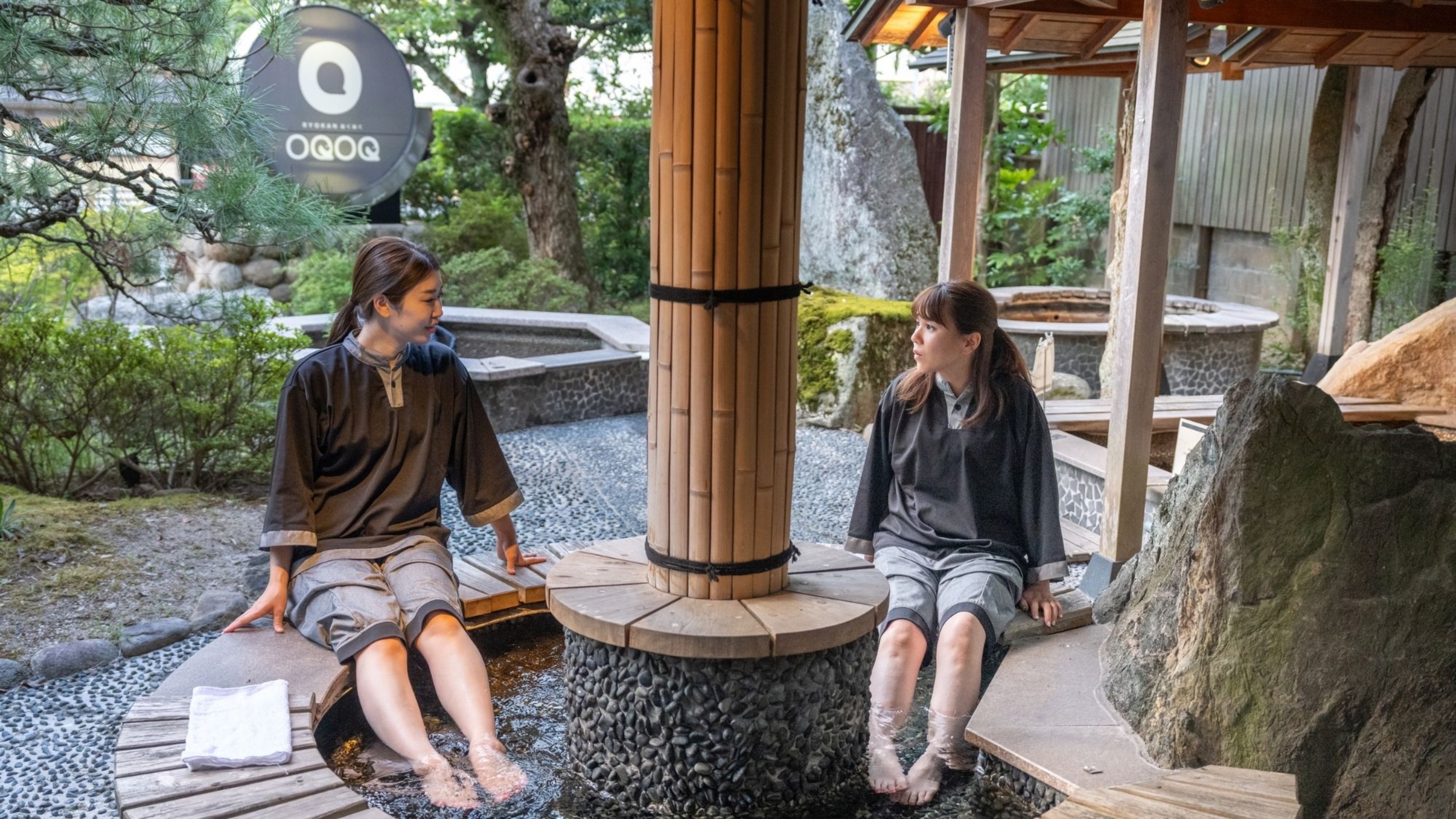 OQOQ内にある足湯コーナーです。