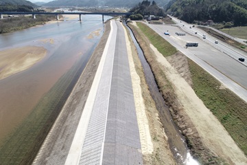 斐伊川新田川築堤護岸外第２工事