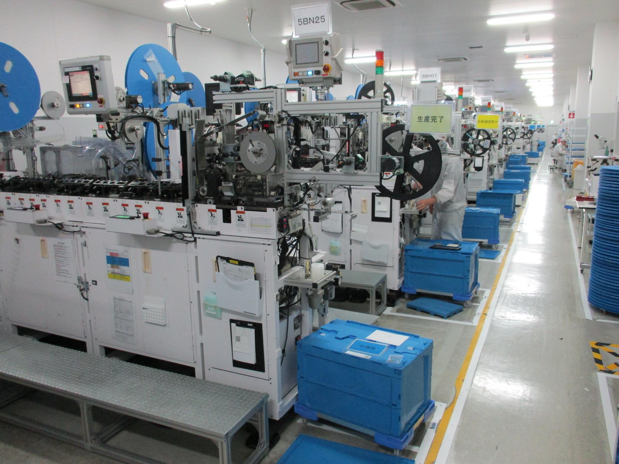 自社製造の自動組立機