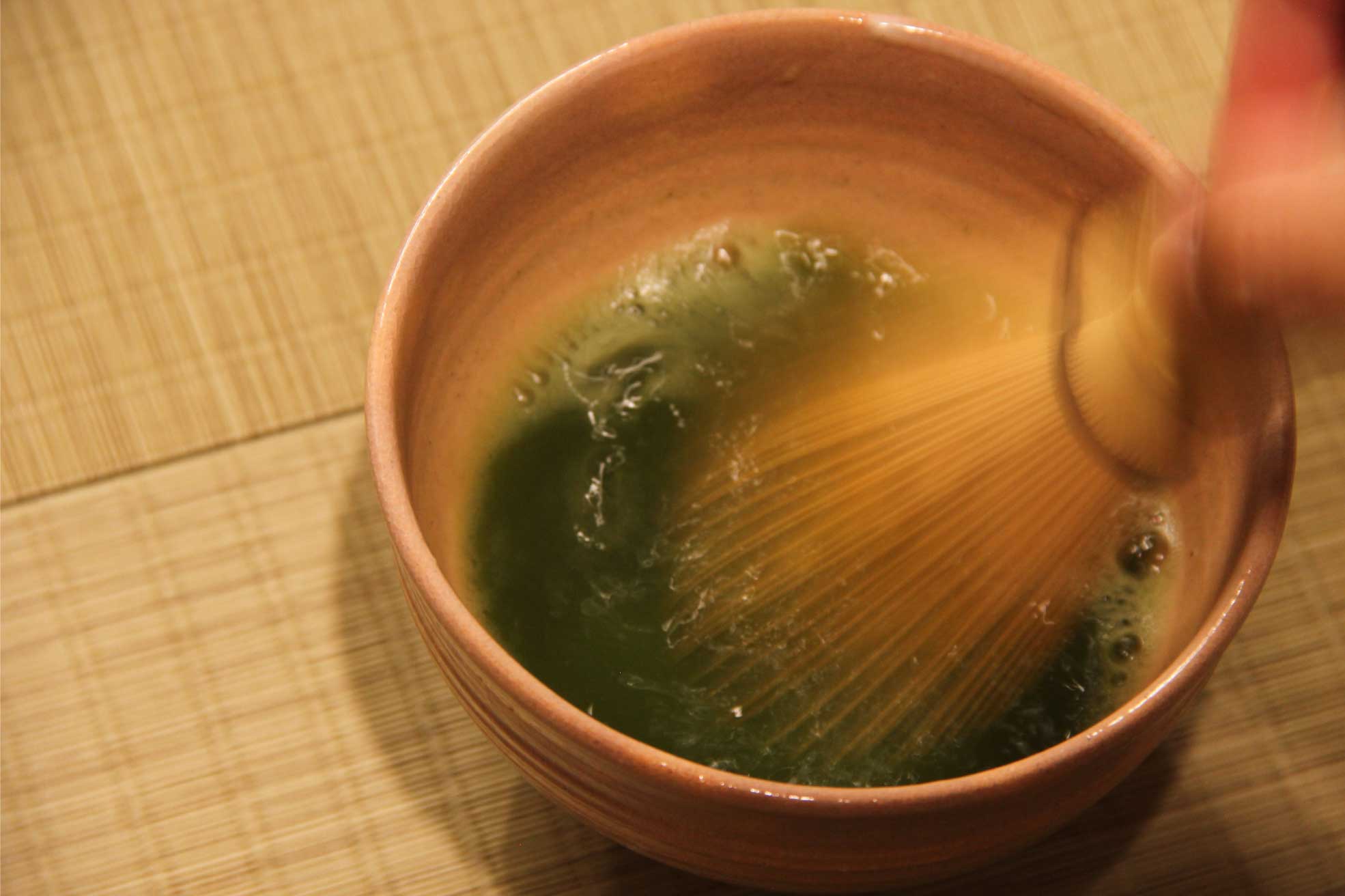 松江市にある「FUMAI sauna」の茶道体験